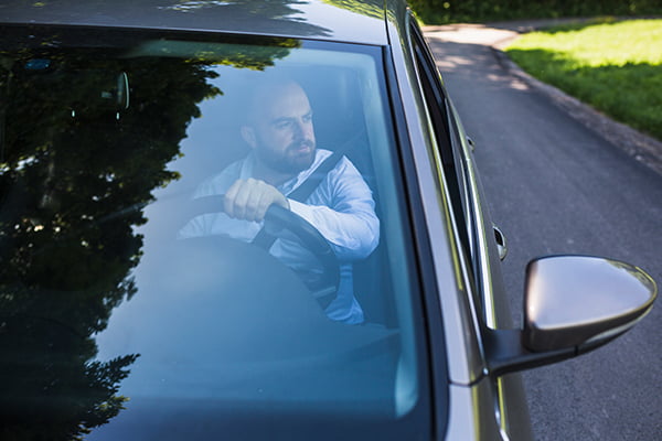 La diferencia entre el cristal del parabrisas y otras lunas del coche La diferencia entre el cristal del parabrisas y otras lunas del coche